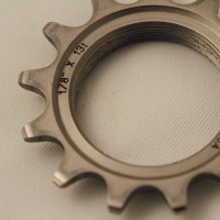 13t SUB TRACK COG